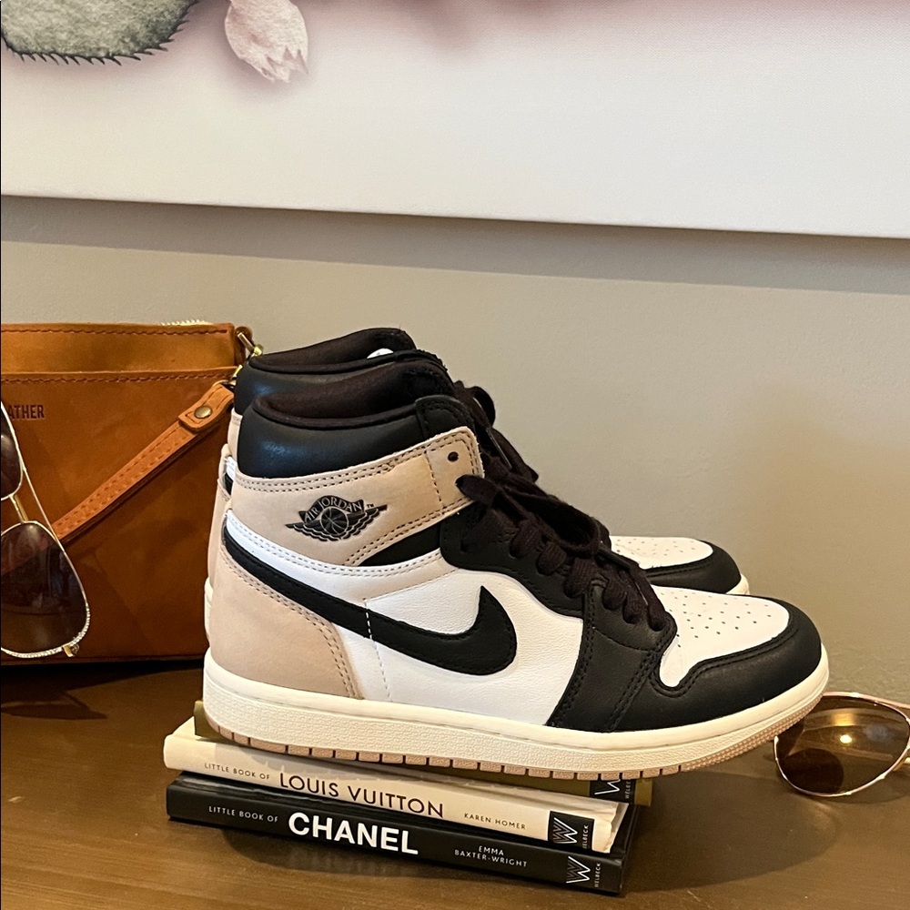 Jordan Women's Sneakers Black and Tan